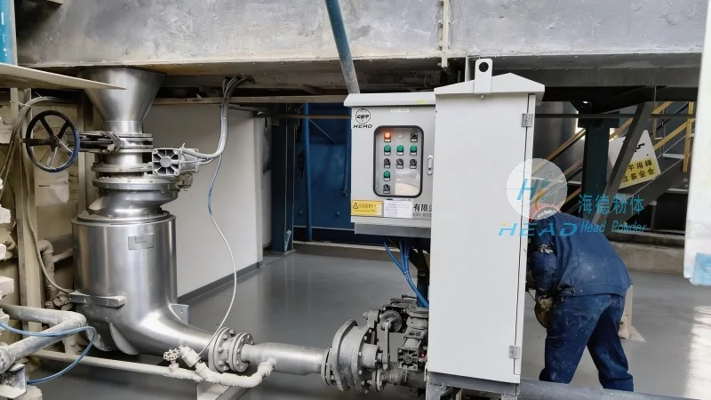 שיטת העברה פנאומטית של אבקת PTFE